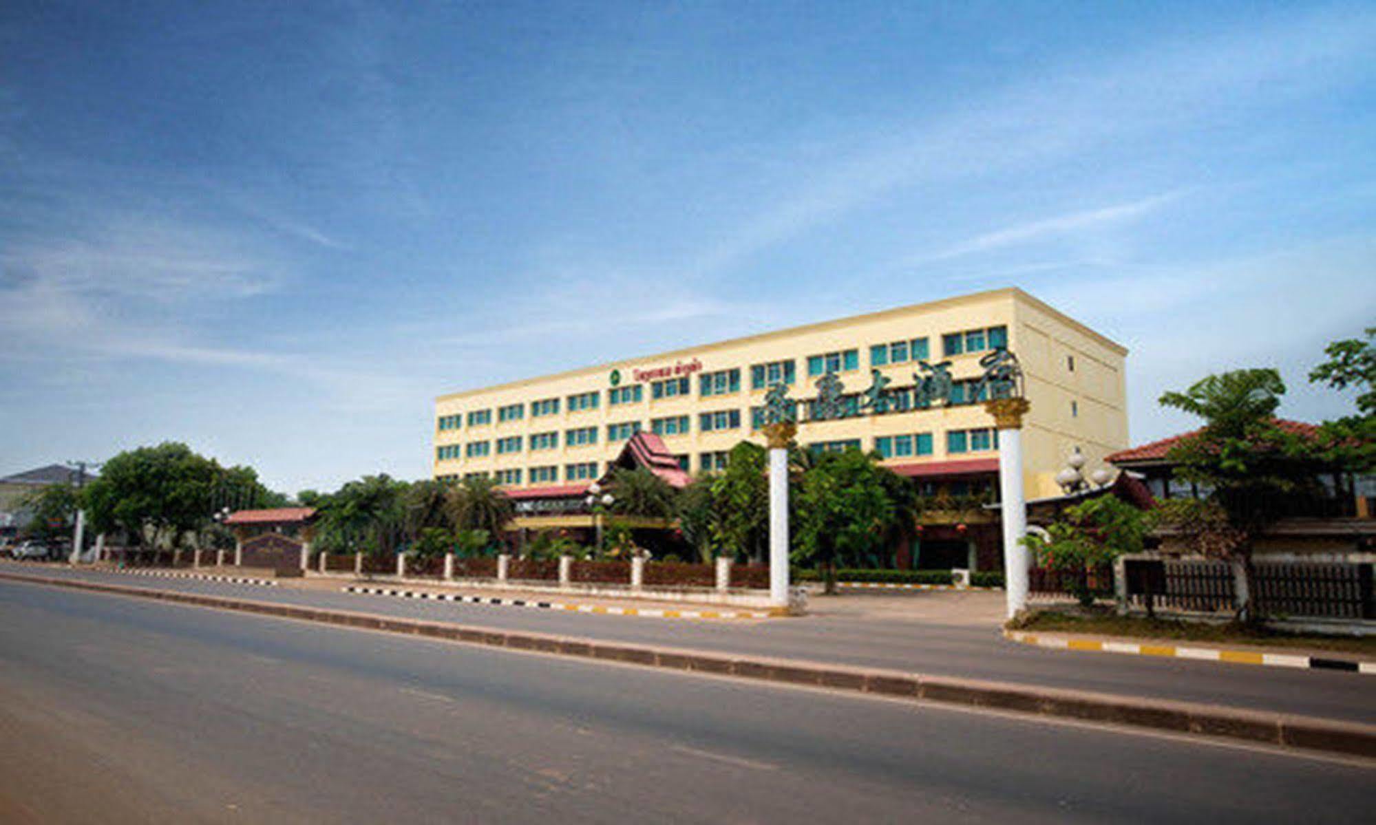 Angkham Hotel Vientiane Eksteriør bilde